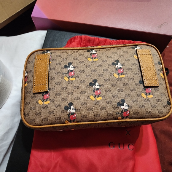 Gucci x Disney Belt Bag - Picture 2 of 10